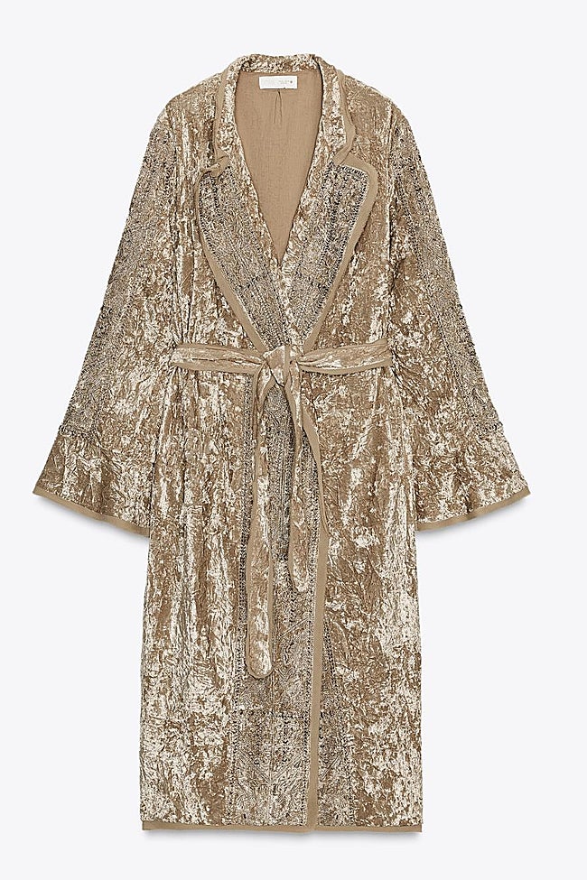 Chaqueta de terciopelo de Zara (129 euros)