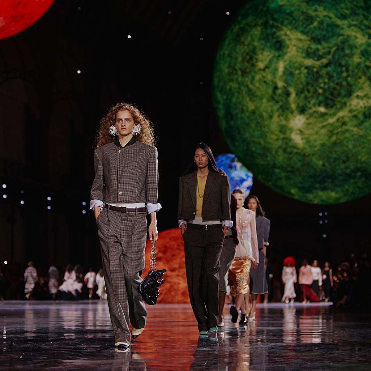 Matthieu Blazy debuta en Chanel para la colección primavera-verano 2026 durante la Semana de la Moda de París.