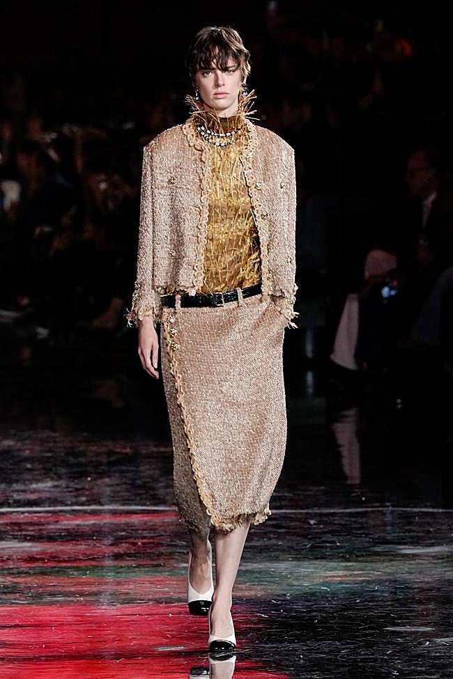 Look de Chanel durante la Semana de la Moda de París.