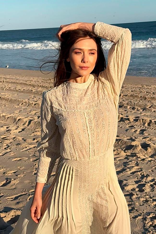 Elizabeth Olsen con vestido romántico de la firma española de novias Alejandra Valero.