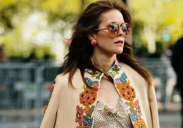 Mujer con blazer especial