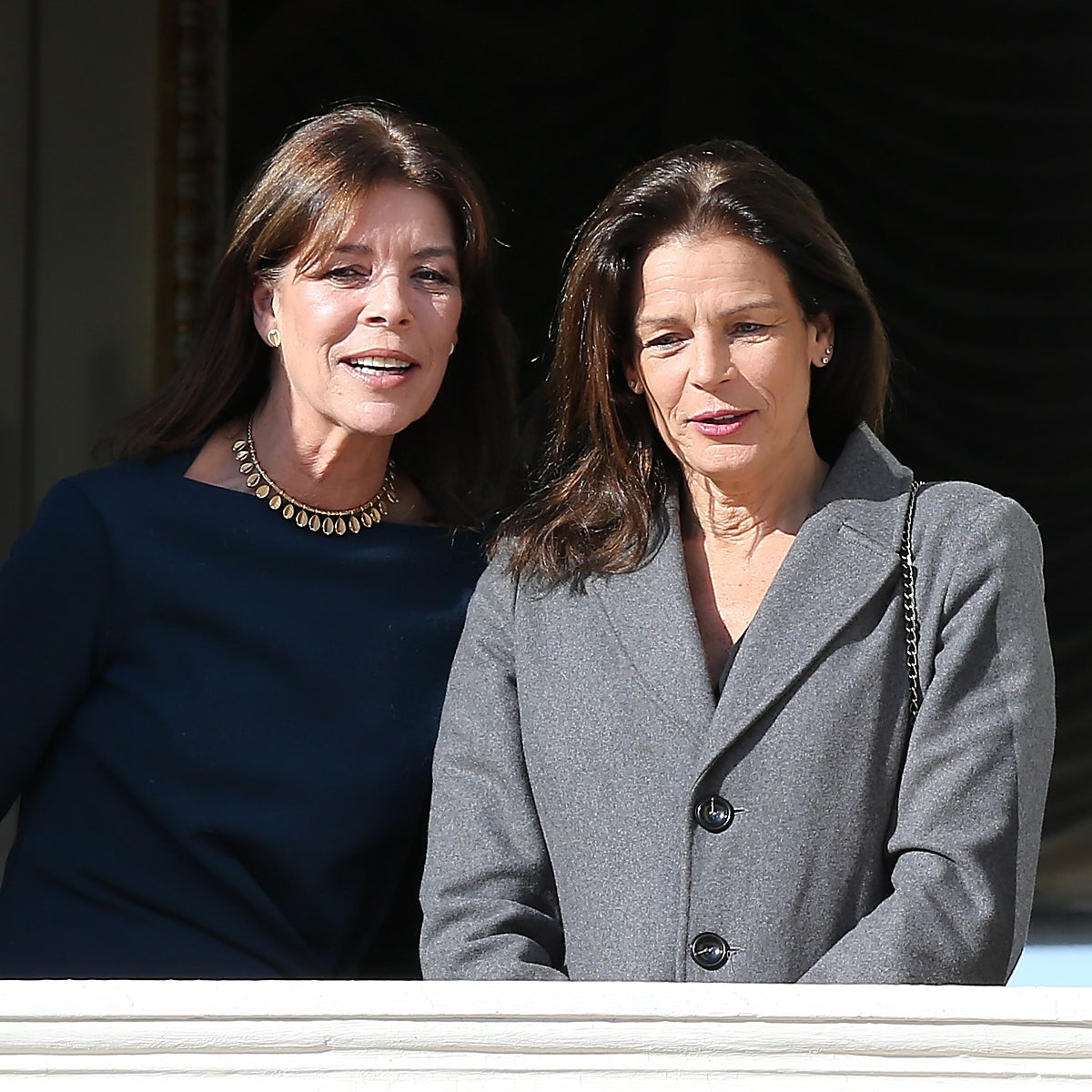 Carolina y Estefanía de Mónaco en el balcón del Palacio del Príncipe.