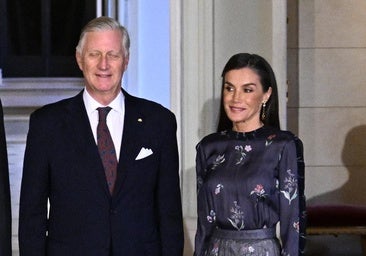 La reina Letizia junto al rey Felipe de Bélgica.
