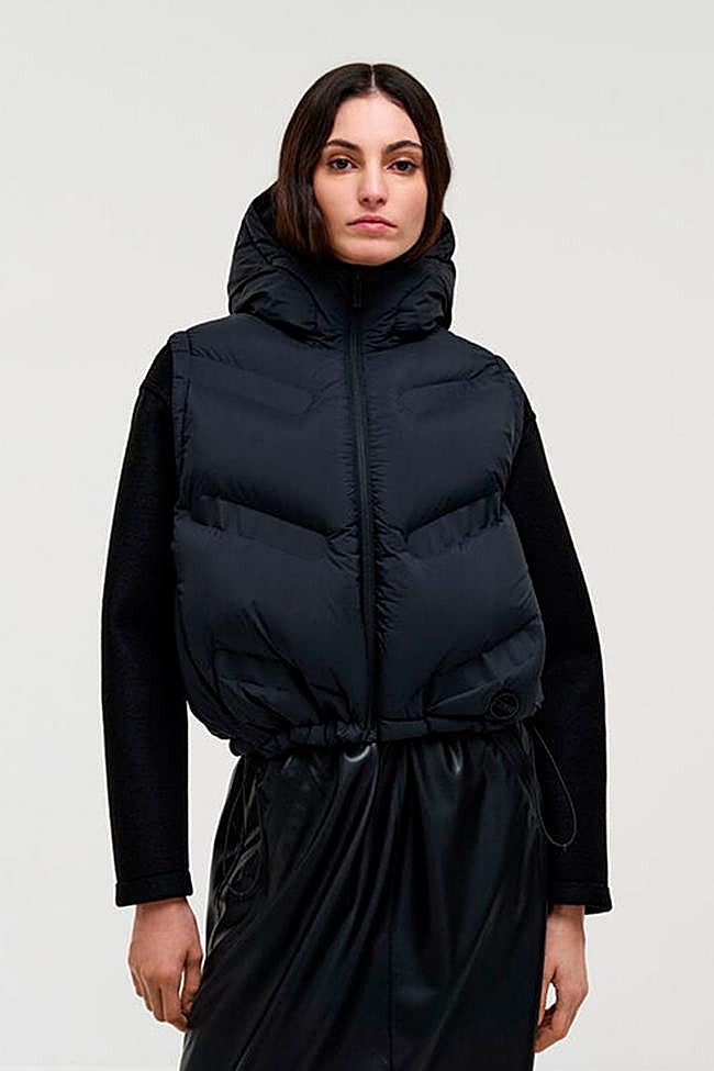 Chaleco negro acolchado con cremallera de Colmar.