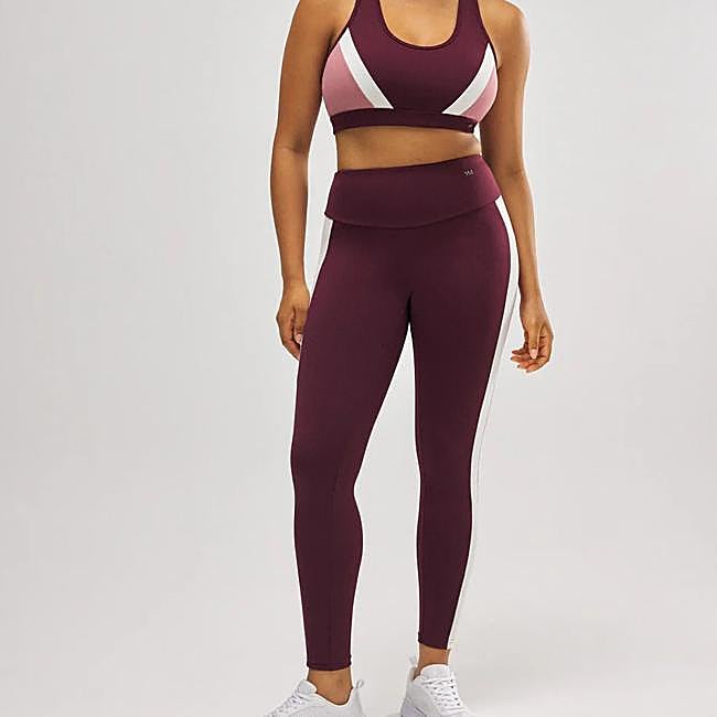 Leggings deportivos color block efecto push-up burdeos de Ysabel Mora, 25,95 euros.