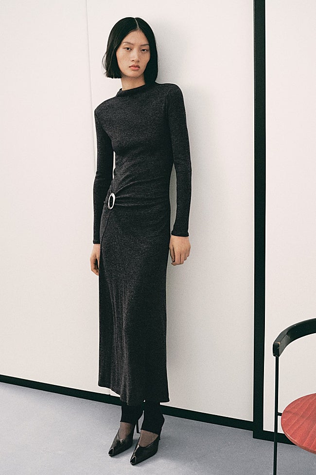 Vestido gris de Mango (35,99 euros)