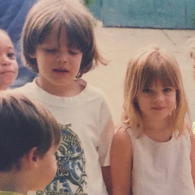 Stella del Carmen y Alex se conocen desde pequeños.