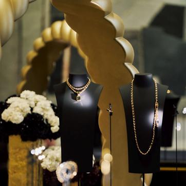 Imagen secundaria 1 - Relojes Première Galon, con diamantes, en formato collar o pulsera, de Chanel.