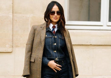 Un look con un conjunto vaquero.