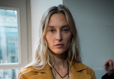 Mujer con piel madura.