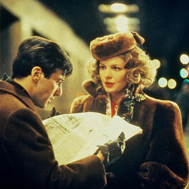 Diane Keaton como Kay Adams junto a Al Pacino como Michael Corleone en El padrino.