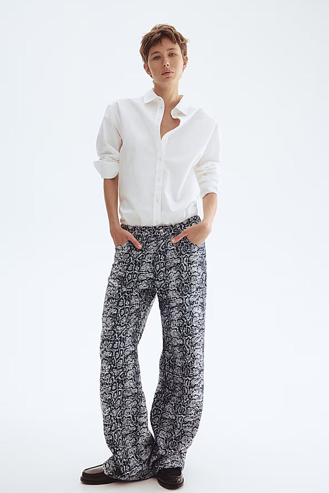 Vaqueros estampado de H&M (79,99 euros)