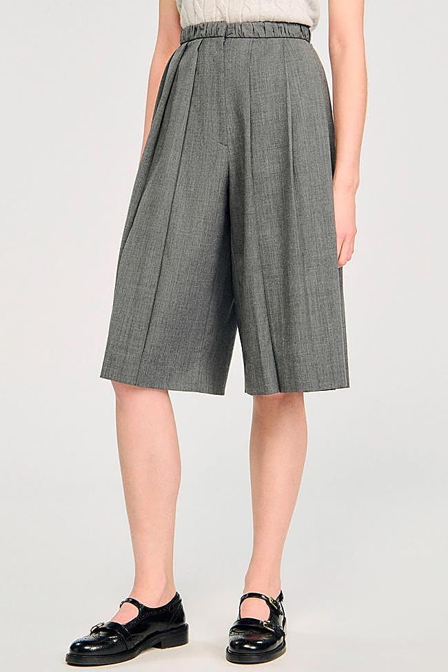 Bermudas de color gris de Sandro.