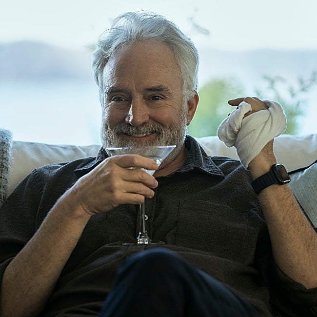 Bradley Whitford se une al reparto como Todd Penn, el marido de Grace y, por ende, primer caballero del país.