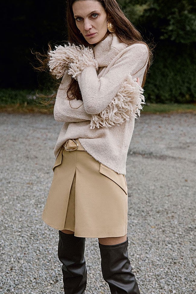 Falda mini de Sfera (35,99 euros)