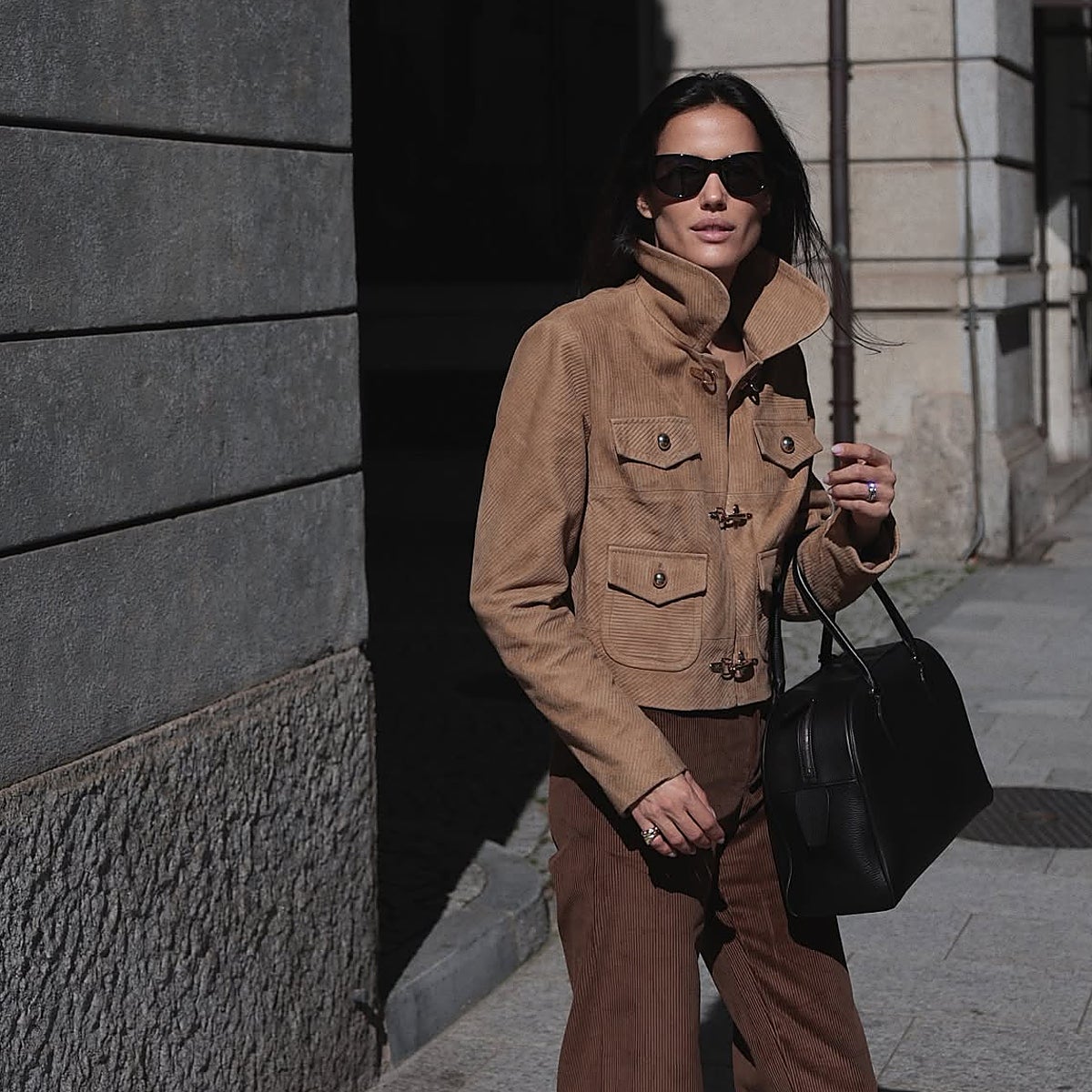 Vestidos estampados con cuadros, chaquetas de entretiempo, botines marrones y muchas otras muchas novedades que no puedes dejar escapar.