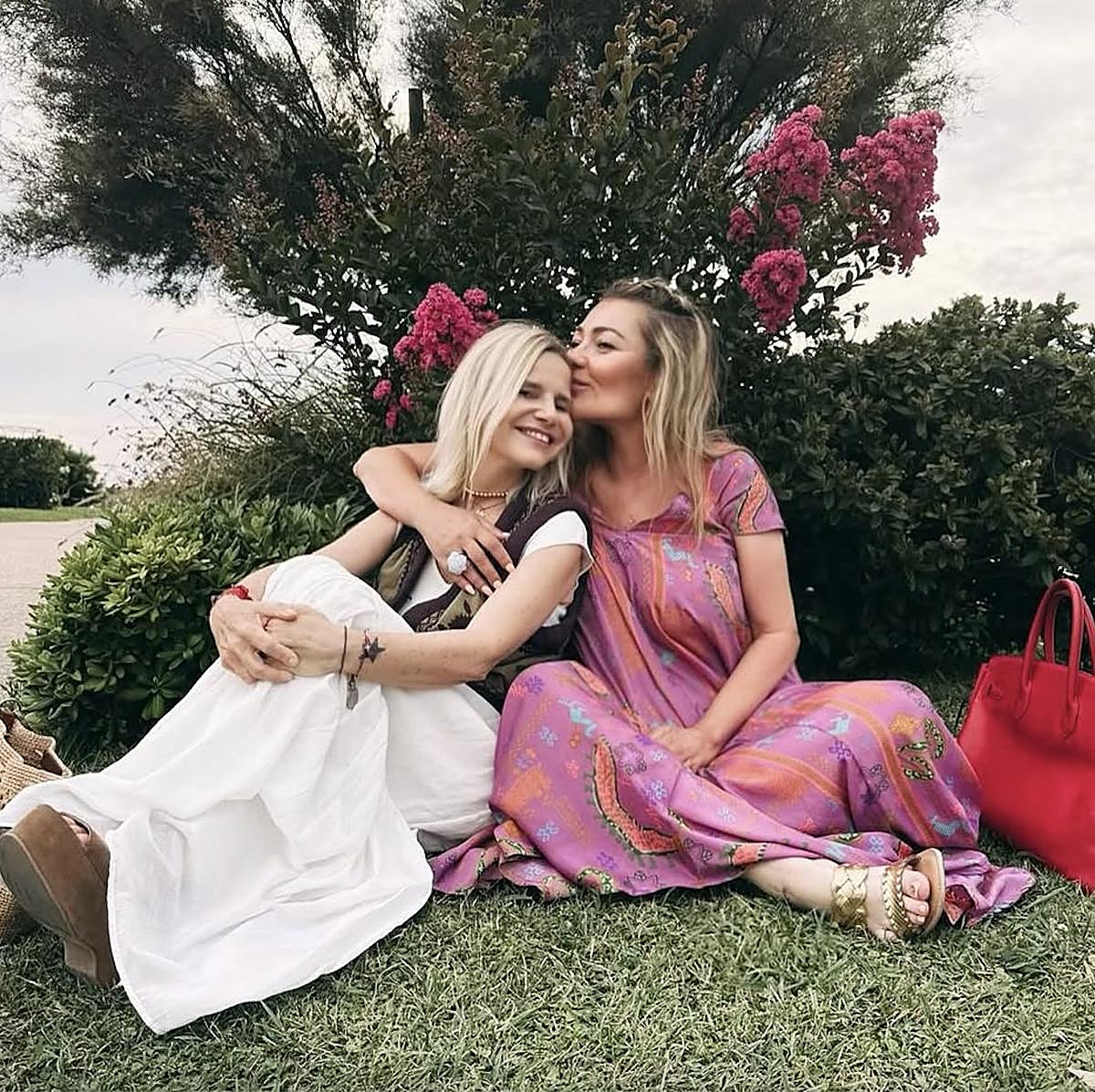 Amaia Montero con una de sus amigas íntimas, Eugenia Martínez de Irujo, en una foto reciente.