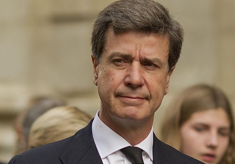 Cayetano Martínez de Irujo disfruta de sus primeras semanas de casado.