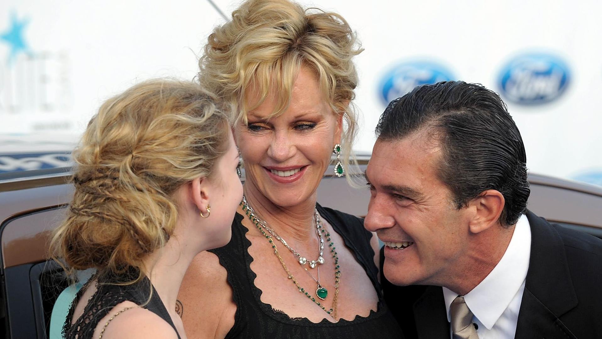 La disputa entre Antonio Banderas y Melanie Griffith semanas antes de la  boda de su hija Stella | Mujerhoy