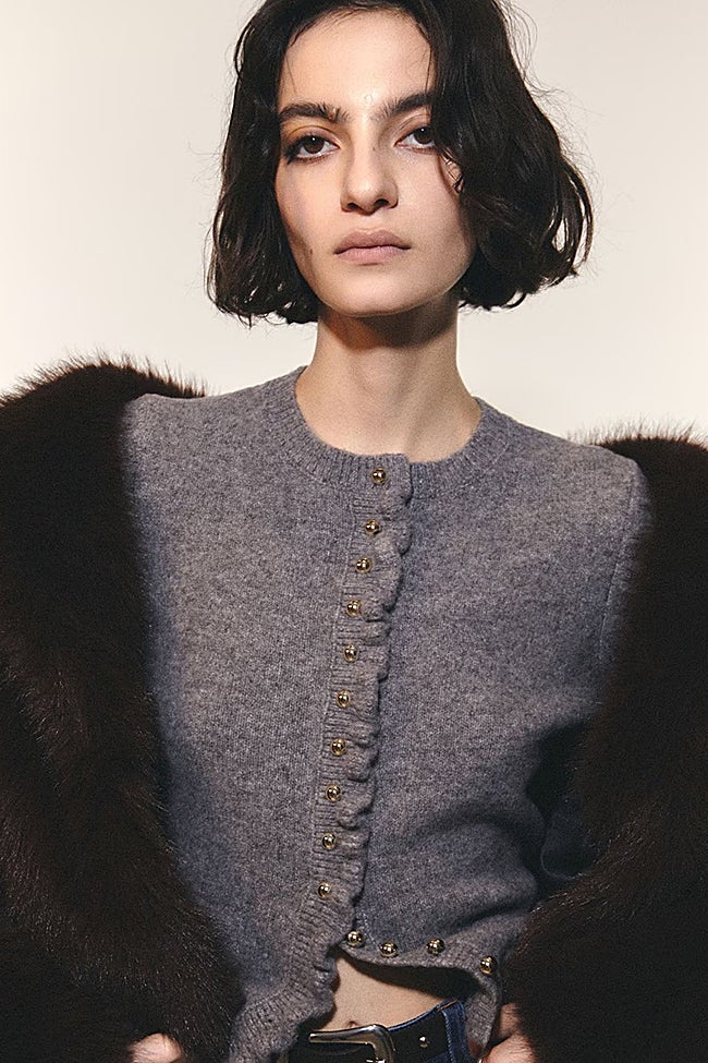 Chaqueta gris de Sfera (25,99 euros)