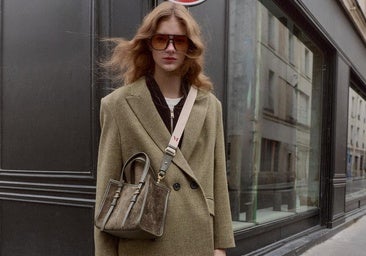 Los complementos en colores otoñales no pueden faltar en ningún armario de temporada. Aquí están las propuestas más bonitas del momento.