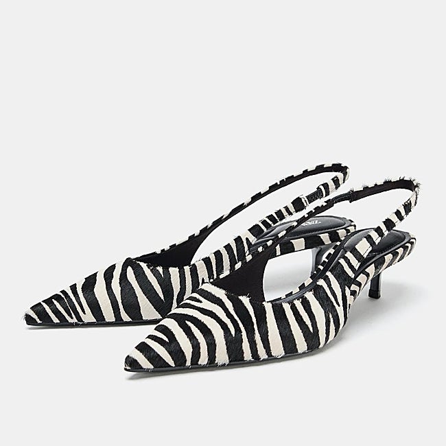 Zapatos estampados de Zara (49,99 euros)