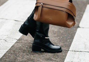 Botas de tacón cuadrado.