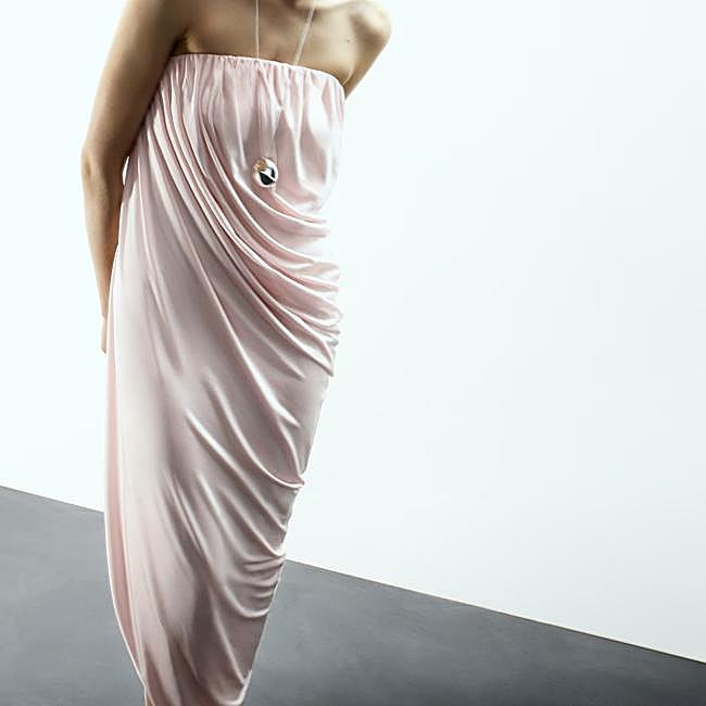 Vestido asimétrico de Mango, 69,99 euros.