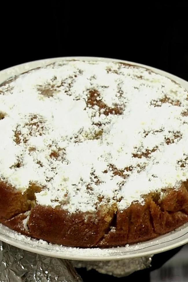 El bizcocho de aceite que llevó Rosalía a La Revuelta el pasado lunes 10 de noviembre.,