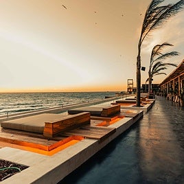 Estos son los mejores balcones para ver los cuatro atardeceres más bonitos de Cádiz: desde el beach Calachica al relajante spa Punta Paloma