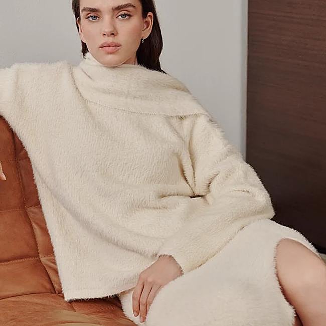 Jersey blanco de Simorra, 104 euros.