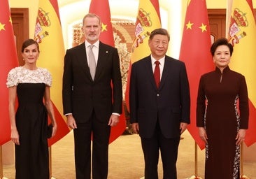 La reina Letizia y el rey Felipe en la cena de gala en Pekín.