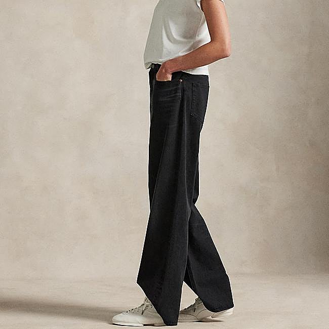 Vaqueros negros de Polo Ralph Lauren, 225 euros.