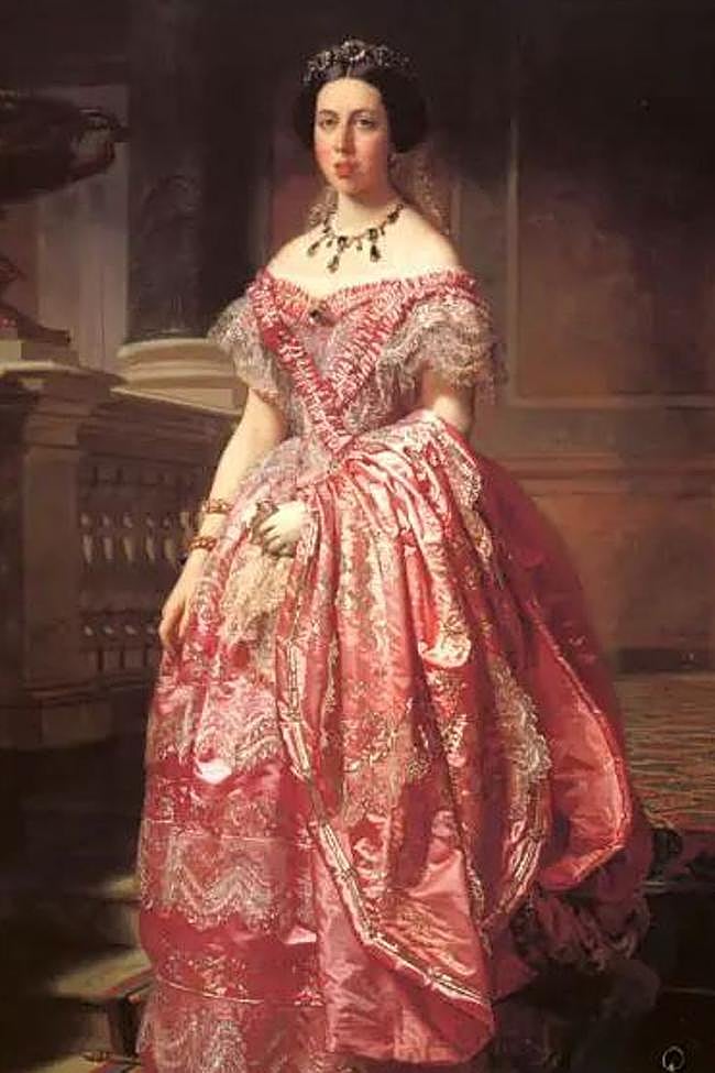 La duquesa de Fernán Núñez con su collar de esmeraldas antes de que su nuera lo convirtiera en una tiara