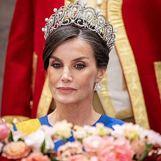 La tiara que Letizia querría en su joyero la ha lucido una aristócrata en su boda: esmeraldas, diamantes y una pieza única
