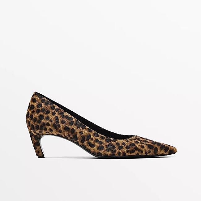 Zapatos con estampado animal de Massimo Dutti (69,95 euros)
