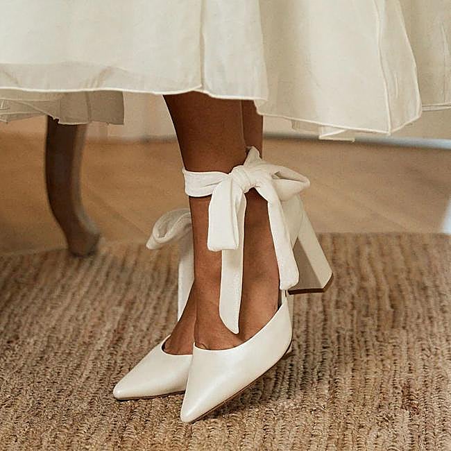 Regina pumps 85mm ivory pearl leather (565€)