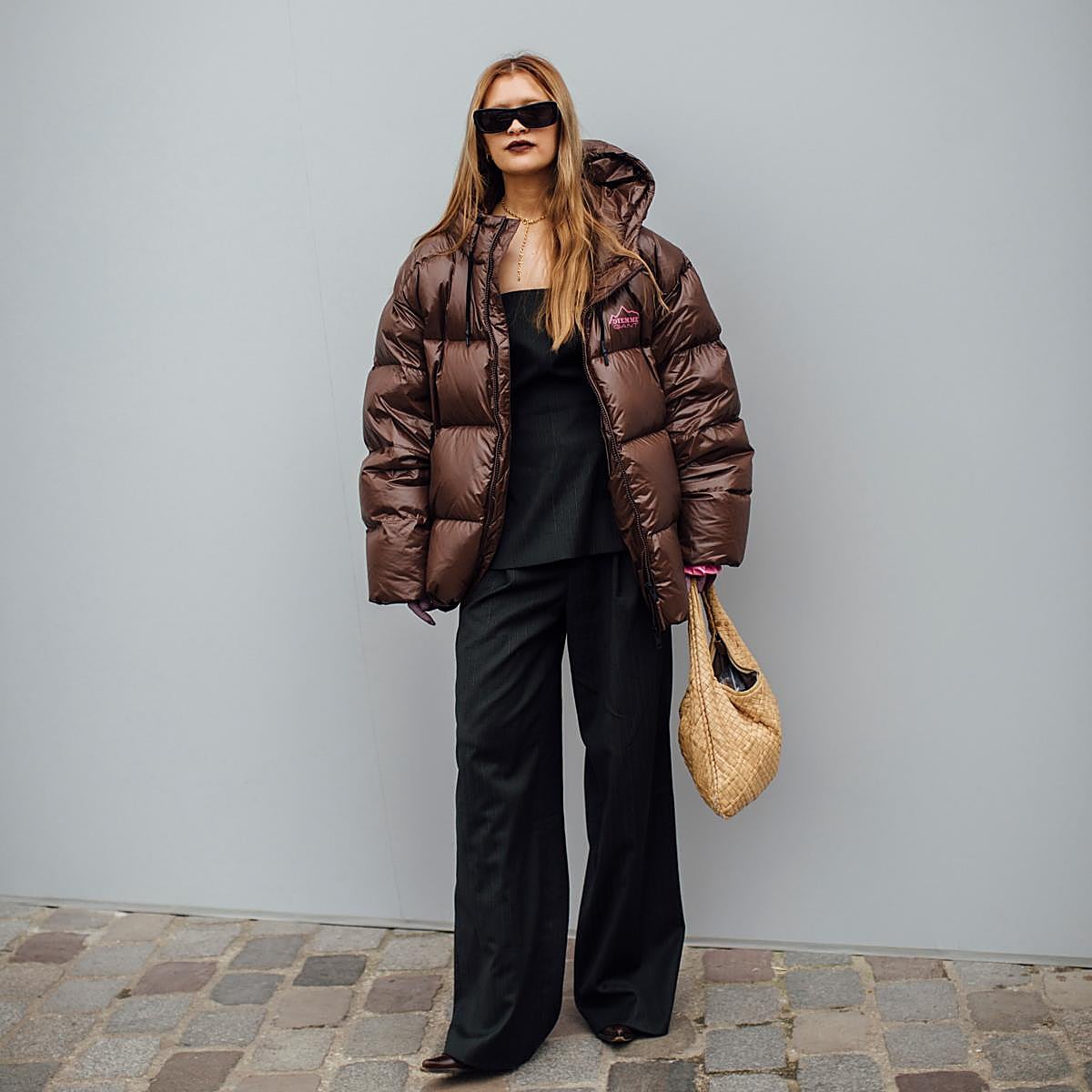 Un look con abrigo acolchado.