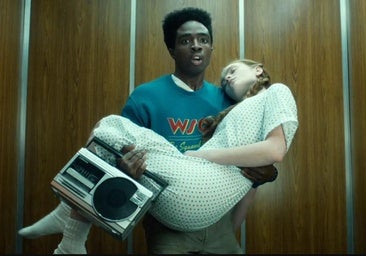 Lucas (Caleb McLaughlin) hará todo lo posible para tratar de salvar a Max (Sadie Sink) de las garras de Vecna.