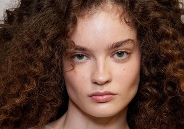 Cómo cepillar el rostro y conseguir más firmeza.