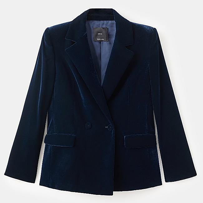 Americana de terciopelo de Mango (69,99 euros)