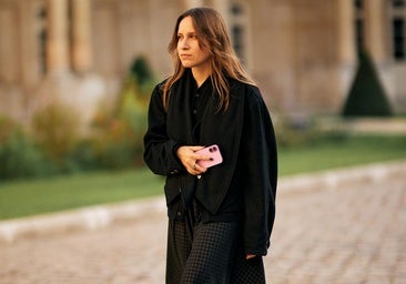 La falda más elegante y versátil del armario.