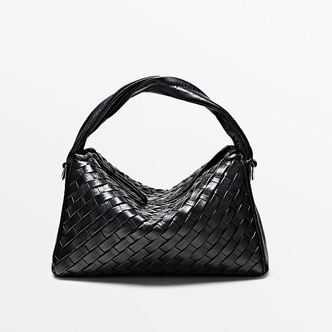 Bolso trenzado de Massimo Dutti (149 euros)