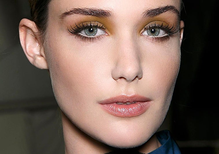 Un maquillaje con pestañas XL.