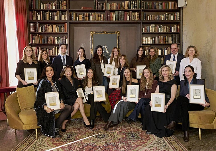 Los 18 galardonados durante los XIV Premios Belleza Mujerhoy en LeClab, Madrid.