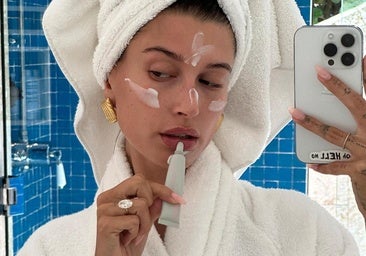 Seis errores al desmaquillarte que están dañando tu piel sin saberlo