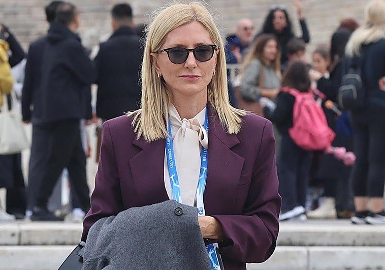 Marie-Chantal Miller copia el look favorito de la reina Letizia (y se atreve con unos botines de leopardo)