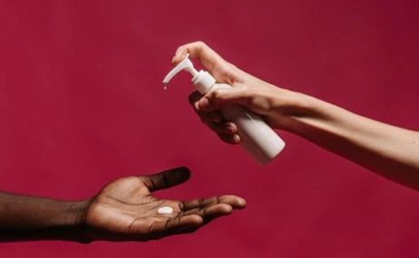 Una dermatóloga desvela el mejor momento para aplicarnos la body milk