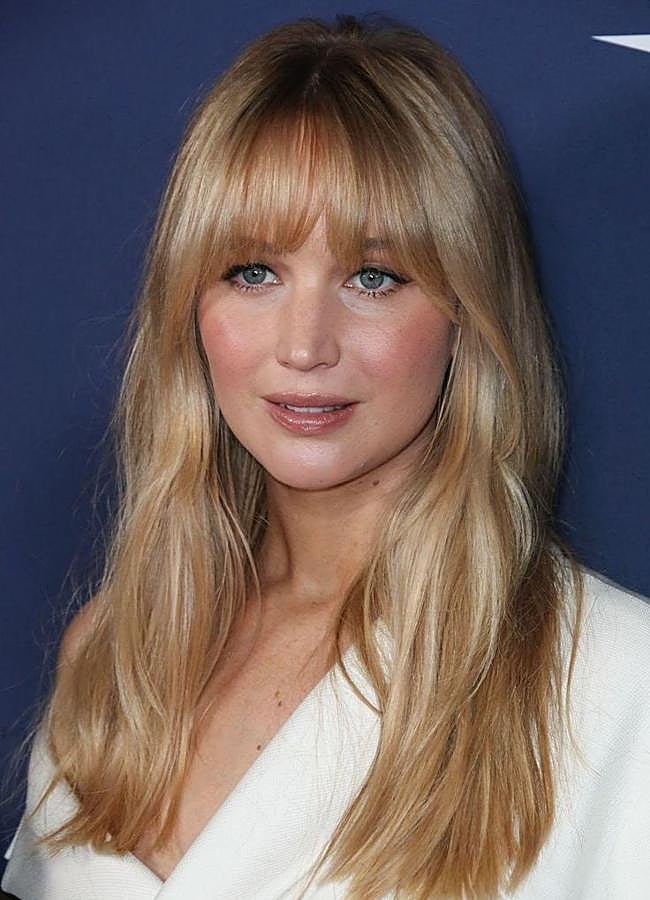 Imagen - Jennifer Lawrence con corte de pelo estilo setentero tendencia para 2025/@gregoryrussellhair