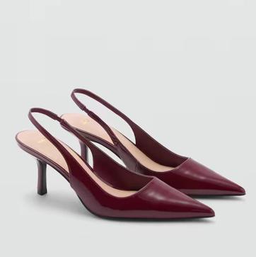 Imagen secundaria 1 - Mocasín piel brillo negro de Bimba y Lola (135€)/ Zapato punta destalonado de Mango (35,99€)/ Botines de tacón negros con punta cuadrada de Bosanova (42,95€)